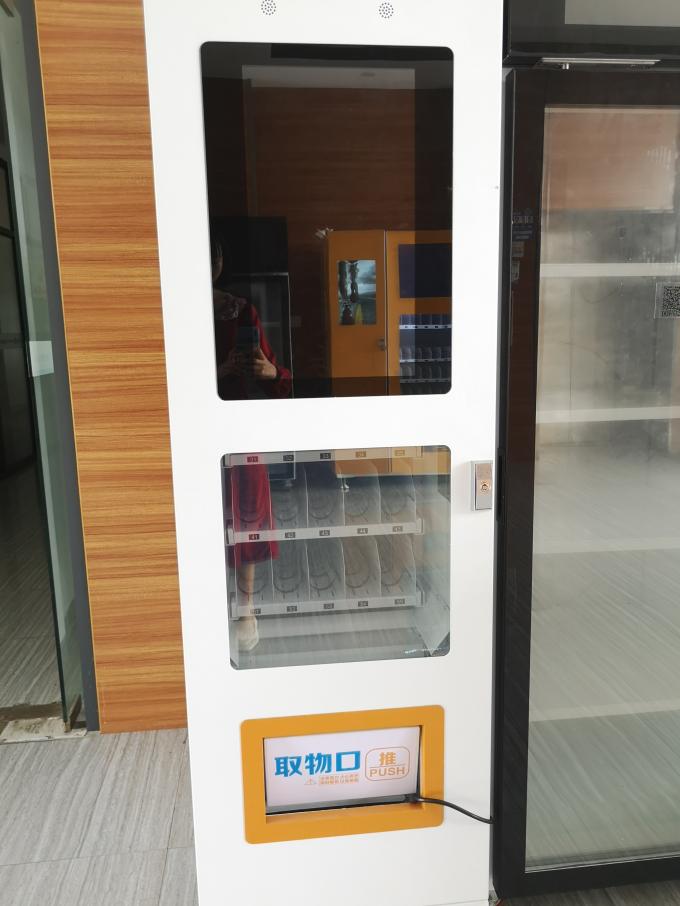 Double Tempered Glass Mini Vending Machine With Freezing Temperature System