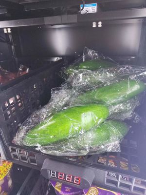 Farm Produce Smart Fridge Vending Machine For Vegetable Fruit