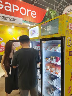 Office Building Vending Unmanned Retail Vending Smart Vending Machine For Snacks drinks Wine Glass Bottle