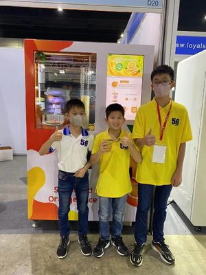 Nature Freshly Squeezed 100% Orange Juice Vending Machine With Automatic Cleaning System