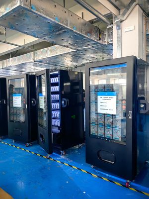 High Capacity Outdoor Combo Vending Machine With Weatherproof House Street Food Drinks Vending Machine