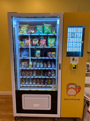 Convenient Car Washing Vending Machine With Capacity 337-662 And Conveyor Belts