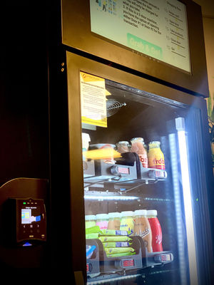 Electricity Consumption 10-20Kw / Day Self Serve Ice Machine Adjustable Temperature Range -22C To 20C