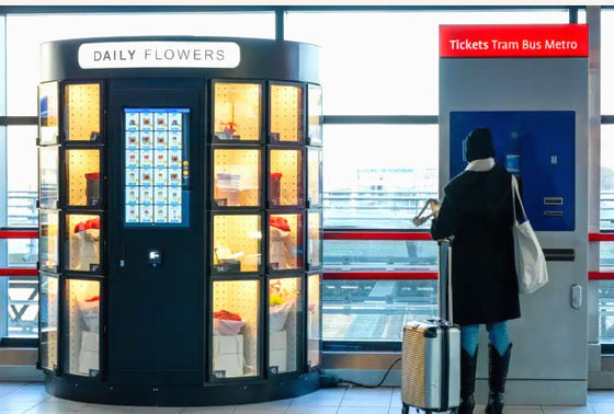 24/7 Flower Sales Floral Vending Machine 820W for Easy and Convenient Purchase