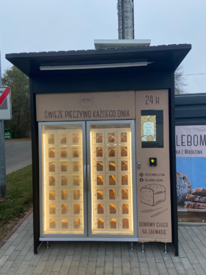 Outdoor Bakery Vending Machine with 22-Inch Touchscreen and 42 Lockers