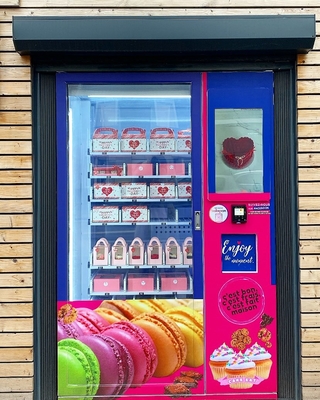 22-Inch Touchscreen Locker Vending Machine with 18-Month Warranty
